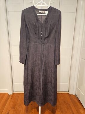 Elegant dark purple long sleeve silk/linen duster with buttons